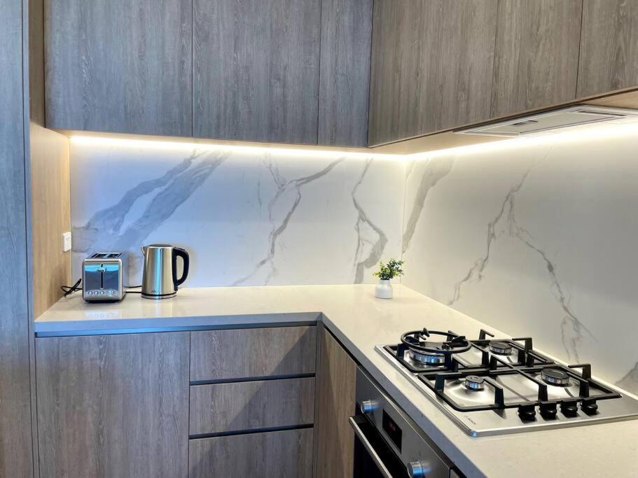 New Impressive 180° River View 1 Bed Apt With Pool 47F Apartman Gold Coast Kültér fotó